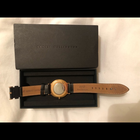 Daniel Wellington women’s watch - Picture 3 of 8